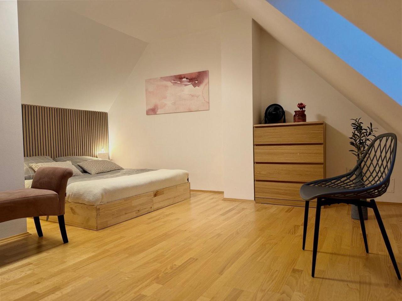 Carillon By Bestchoice - Old City - Self Check-In With Parking Option Graz Eksteriør billede